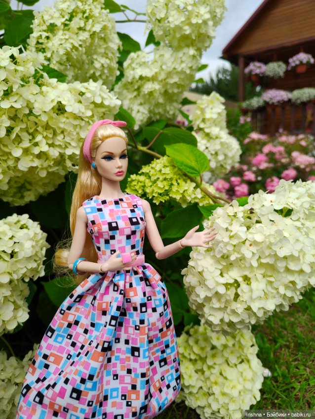 Новые платья и новая фотосессия в красивом саду