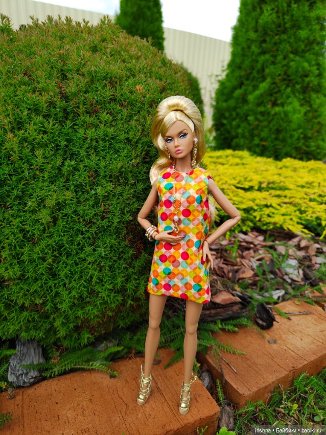 Новые платья и новая фотосессия в красивом саду