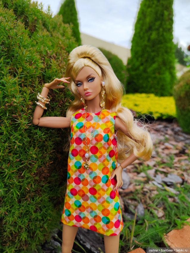 Новые платья и новая фотосессия в красивом саду