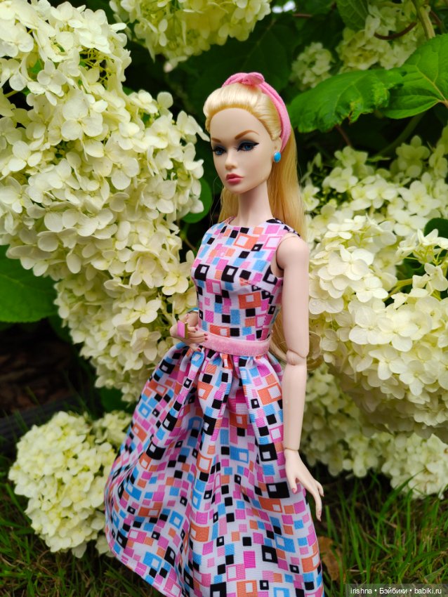 Новые платья и новая фотосессия в красивом саду