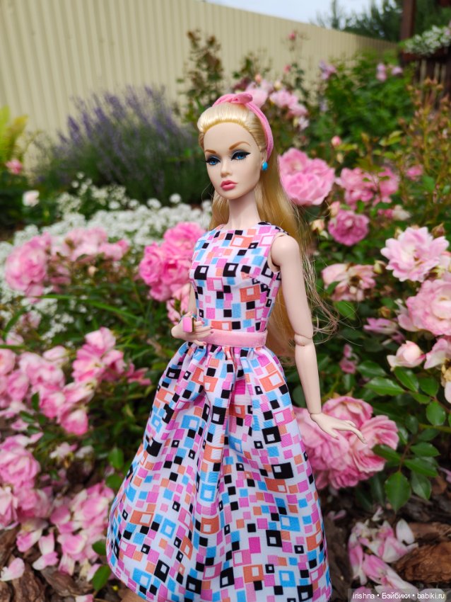 Новые платья и новая фотосессия в красивом саду