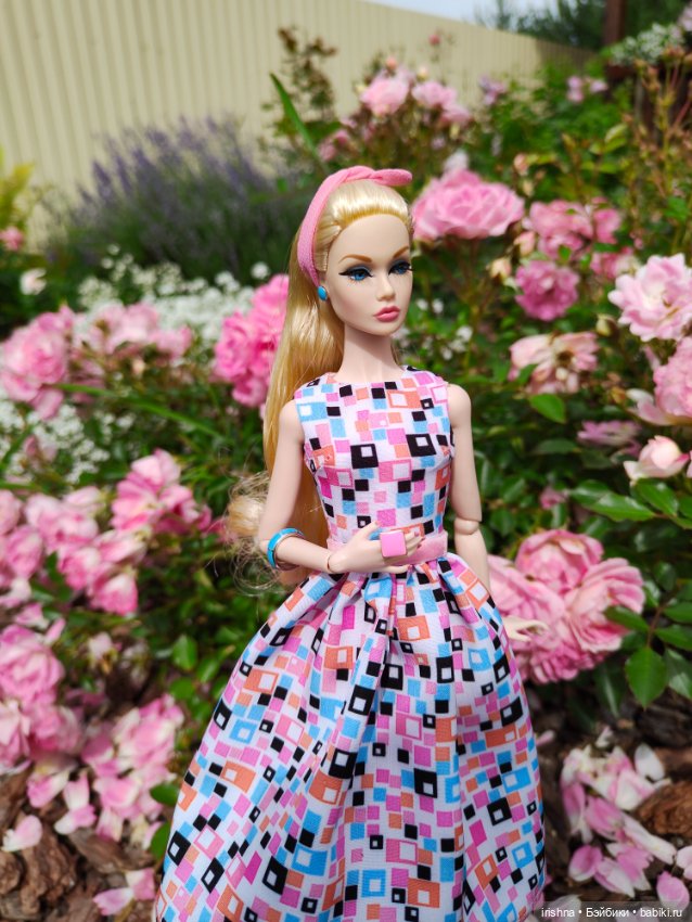 Новые платья и новая фотосессия в красивом саду