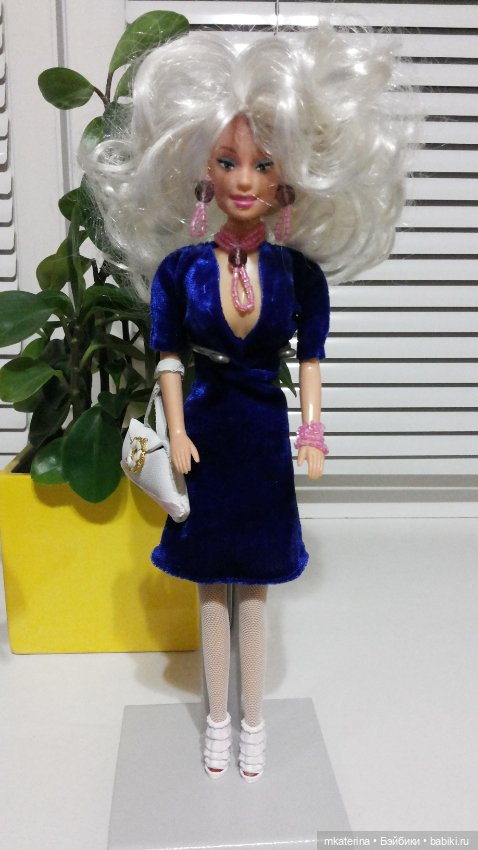 Салон красоты для старой куклы. Модный показ (фото 4)