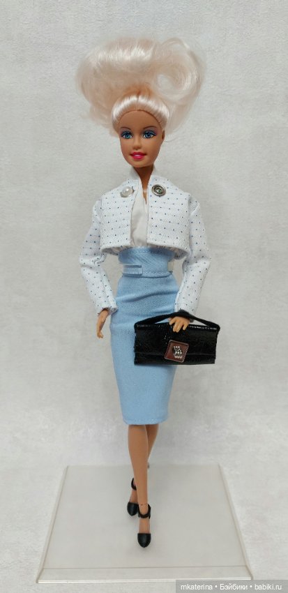 Салон красоты для старой куклы. Модный показ