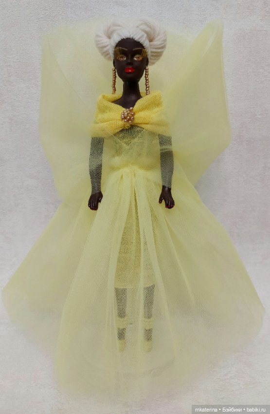 Салон красоты для старой куклы. Модный показ