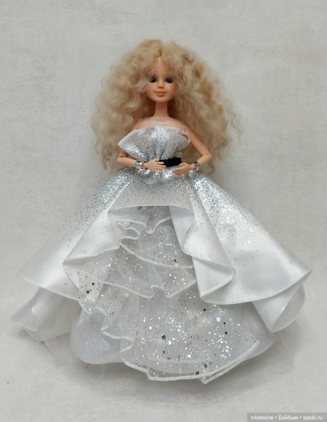 Салон красоты для старой куклы. Модный показ