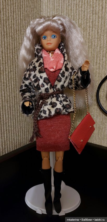 Салон красоты для старой куклы. Модный показ