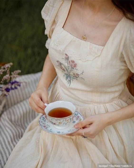 Стиль коттеджкор. Барышня-крестьянка 2020-х