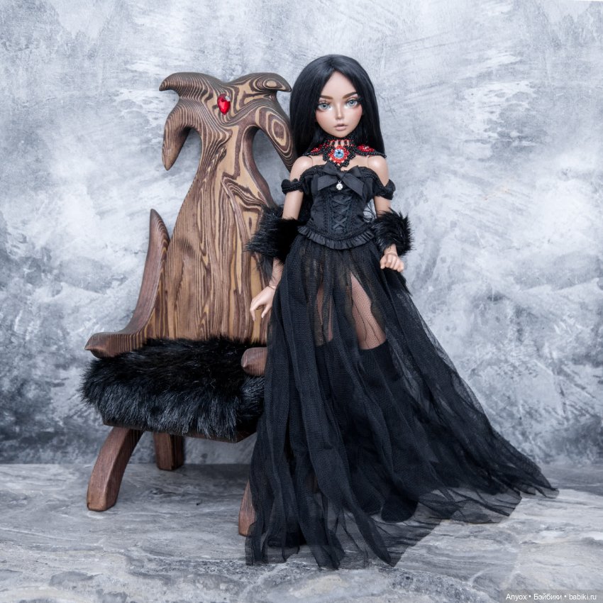 Деревянный трон — Мебель для кукол и домиков: фото