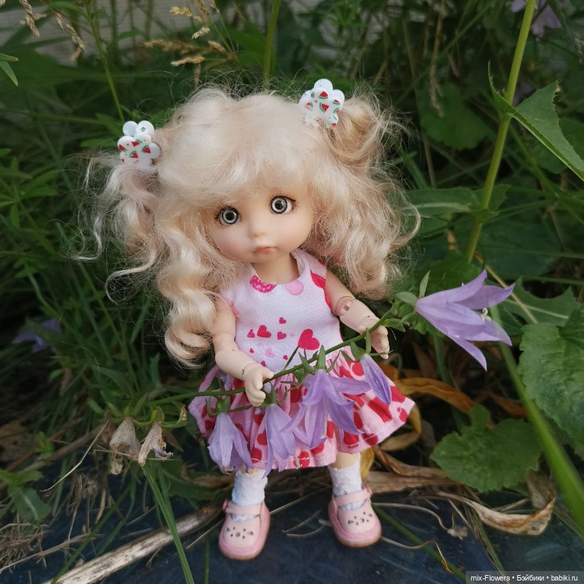 Летний сад, цветы и Джесси