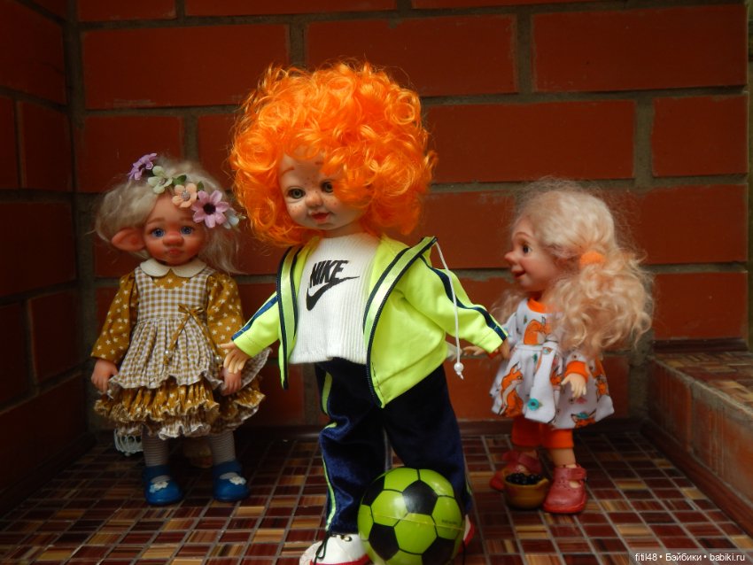 Как Ванюша учил девочек играть в футбол (фото 4)