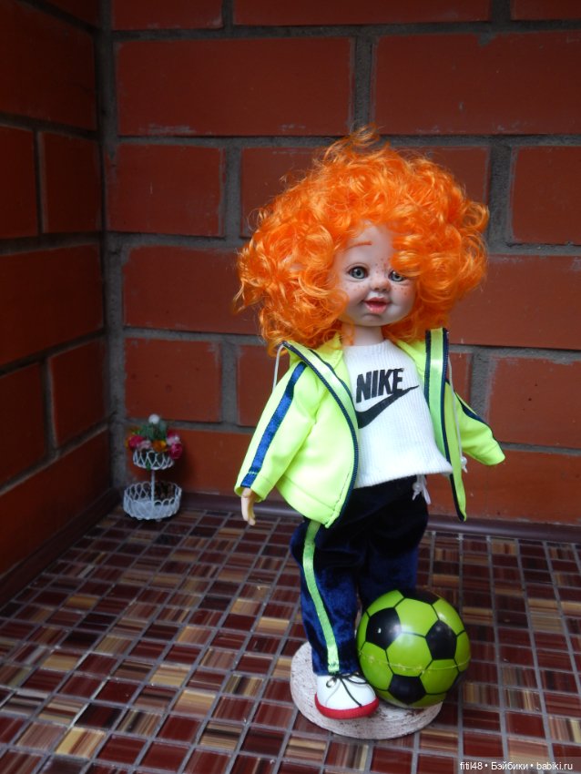 Как Ванюша учил девочек играть в футбол