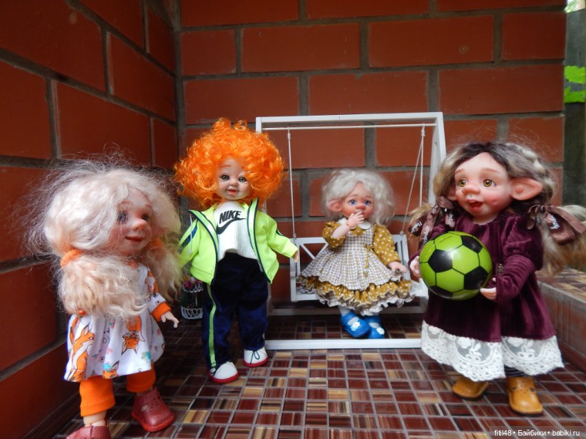 Как Ванюша учил девочек играть в футбол