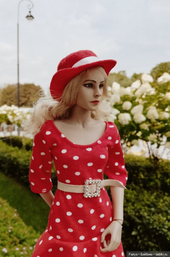 Блондинка на выход и немного ретро (фото 9)