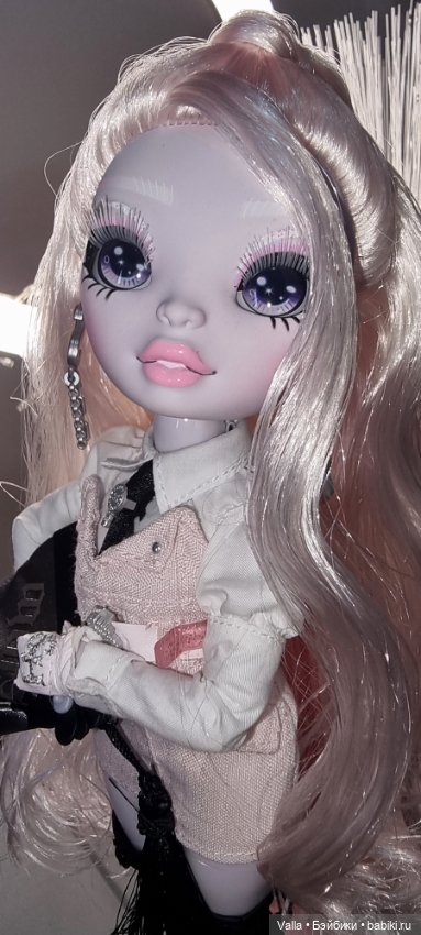Фотосессия Карлы — Куклы Rainbow High (Рейнбоу Хай (фото 8)