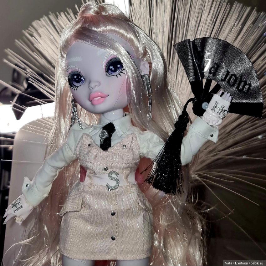 Фотосессия Карлы — Куклы Rainbow High (Рейнбоу Хай