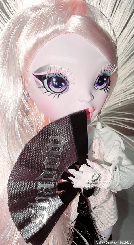 Фотосессия Карлы — Куклы Rainbow High (Рейнбоу Хай