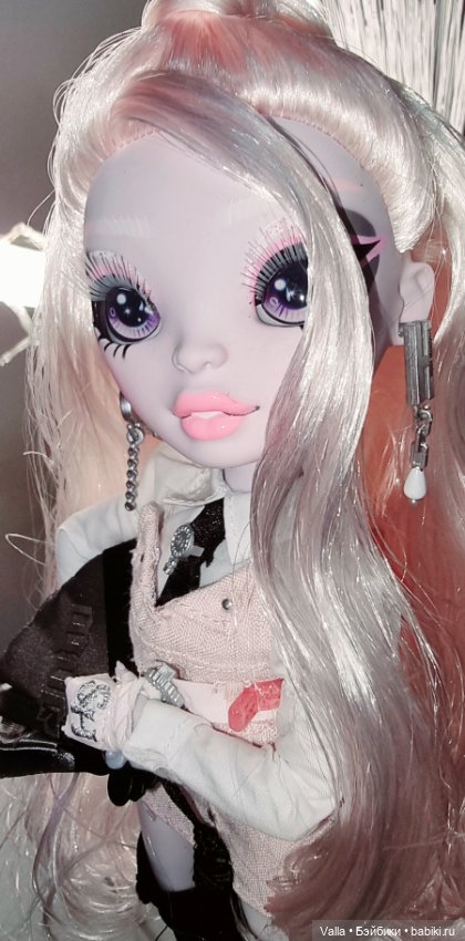 Фотосессия Карлы — Куклы Rainbow High (Рейнбоу Хай (фото 6)