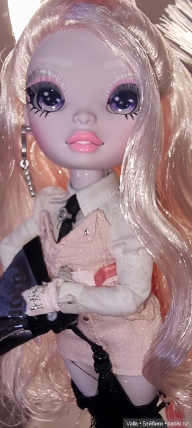 Фотосессия Карлы — Куклы Rainbow High (Рейнбоу Хай (фото 7)