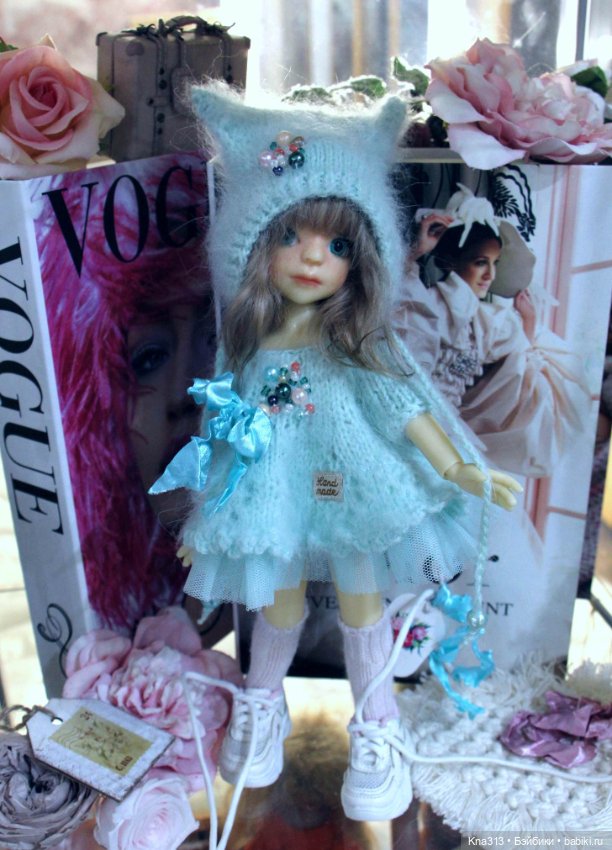 Китти с бусинками — Одежда и обувь для кукол своими руками: фото