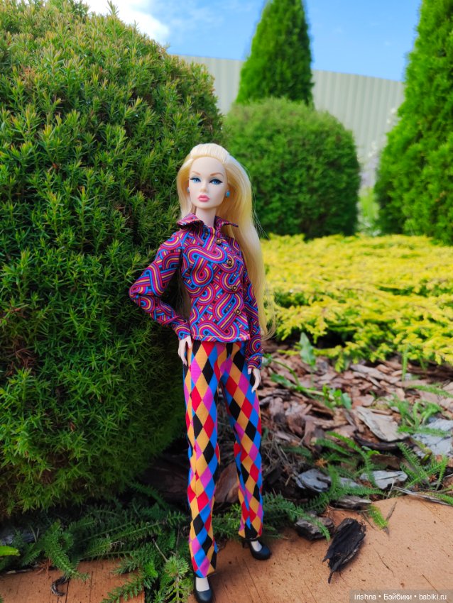 Фото в красивом саду integrity toys