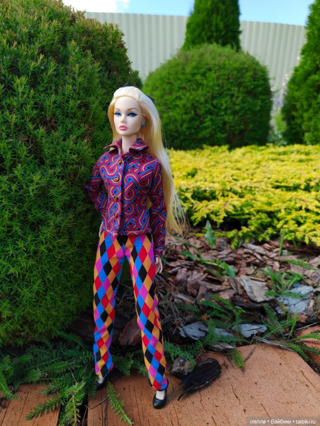 Фото в красивом саду integrity toys