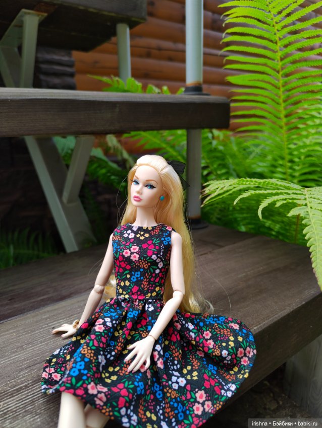 Фото в красивом саду integrity toys