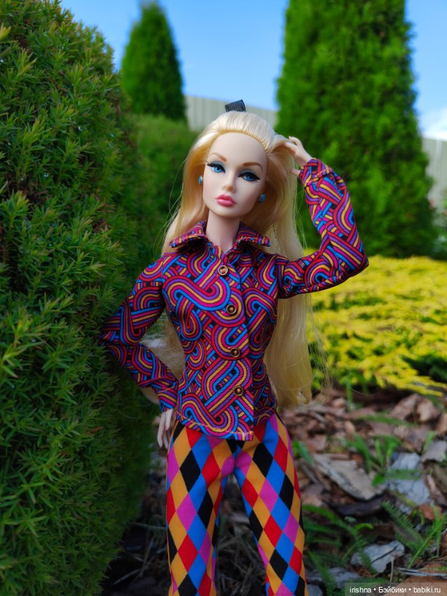 Фото в красивом саду integrity toys