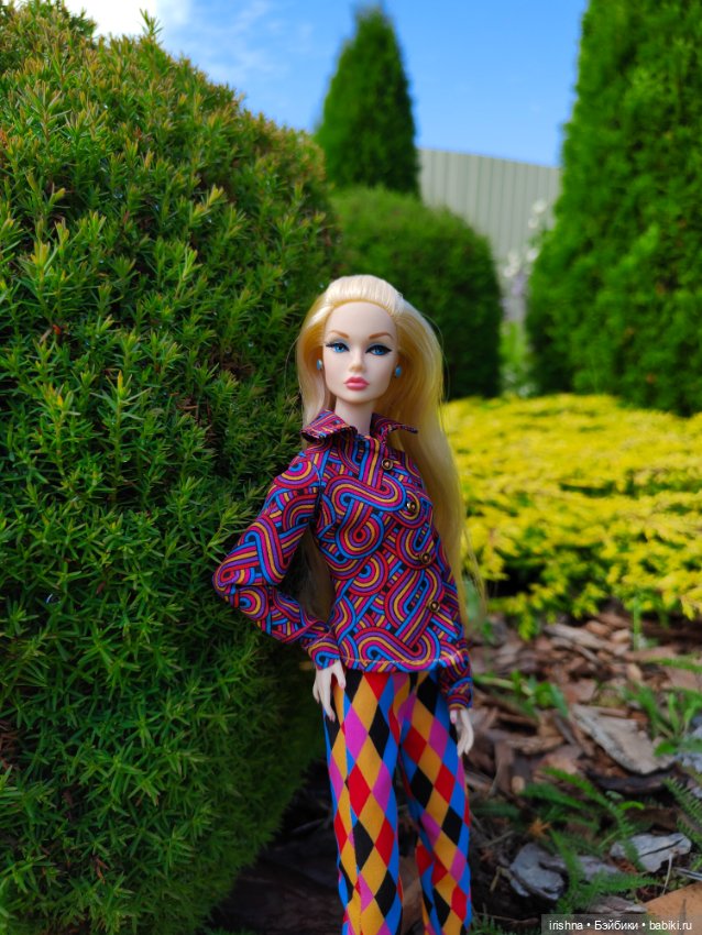 Фото в красивом саду integrity toys