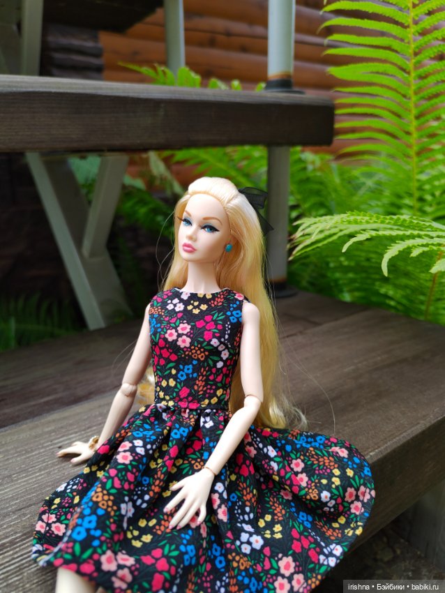 Фото в красивом саду integrity toys