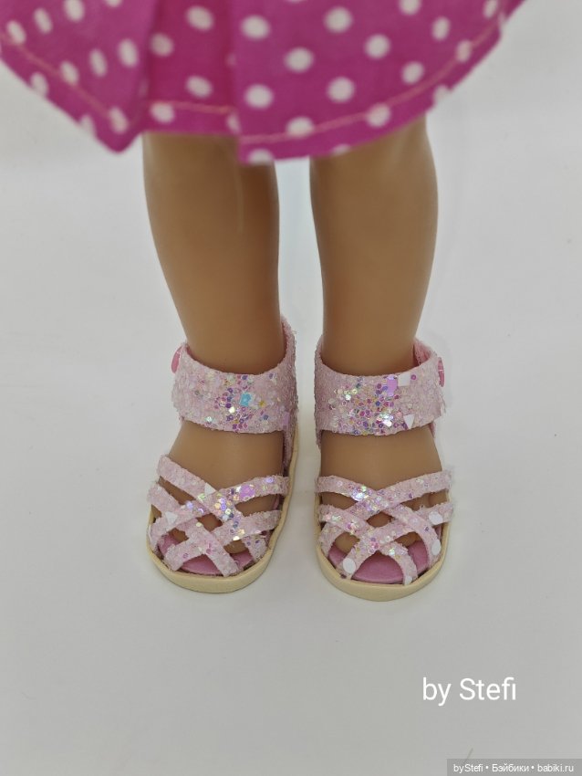 Новый наряд и обувь для Paola Reina