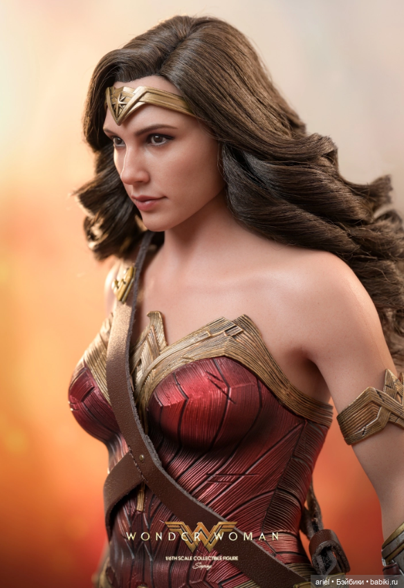 В Гонконге состоялся релиз фигурки Чудо-Женщины, приуроченной к 100-летию компания Warner Bros