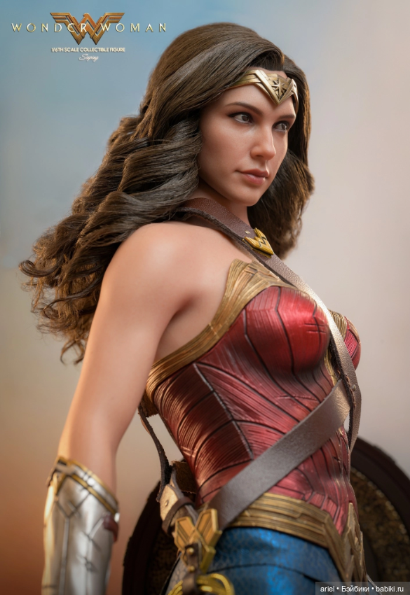 В Гонконге состоялся релиз фигурки Чудо-Женщины, приуроченной к 100-летию компания Warner Bros (фото 3)