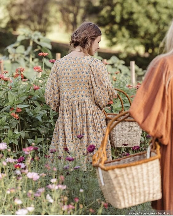 Очень много платьев в стиле Cottagecore