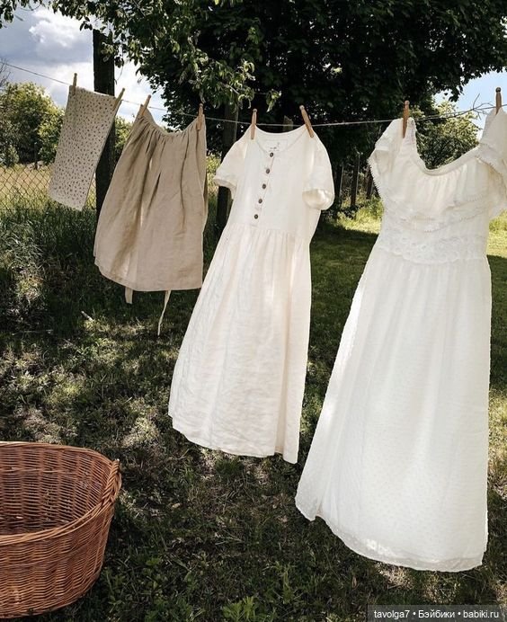 Очень много платьев в стиле Cottagecore