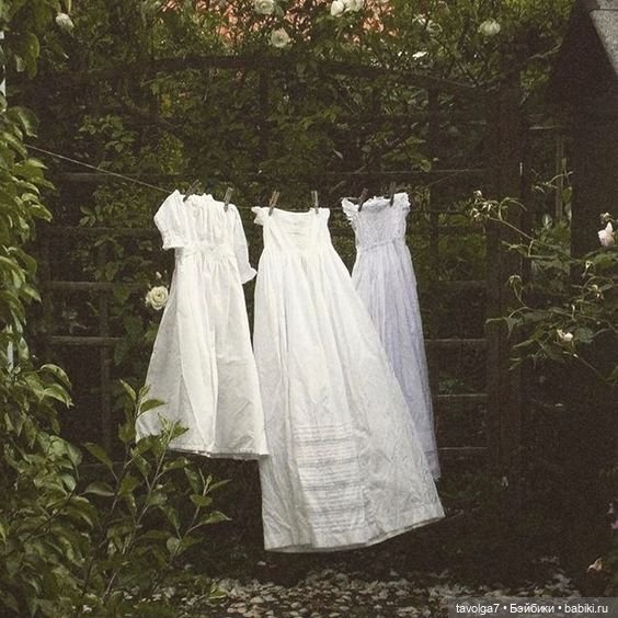 Очень много платьев в стиле Cottagecore