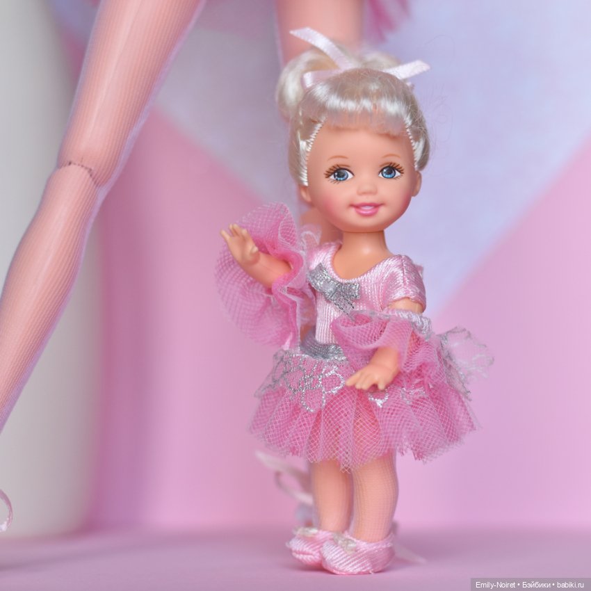 Мечты в розовом цвете — Куклы Barbie (Барби): Looks (фото 3)