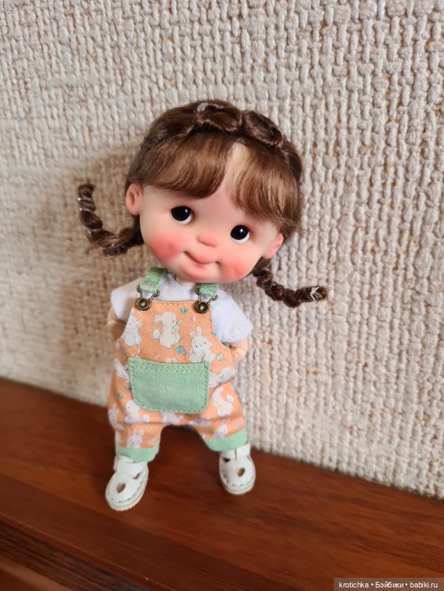 Крошки ob11 Злата и Тася на прогулке