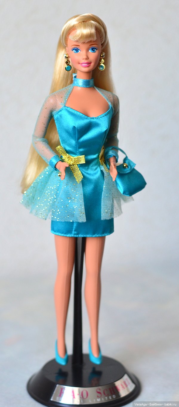 City Style Barbie in Blue Barbie 326781