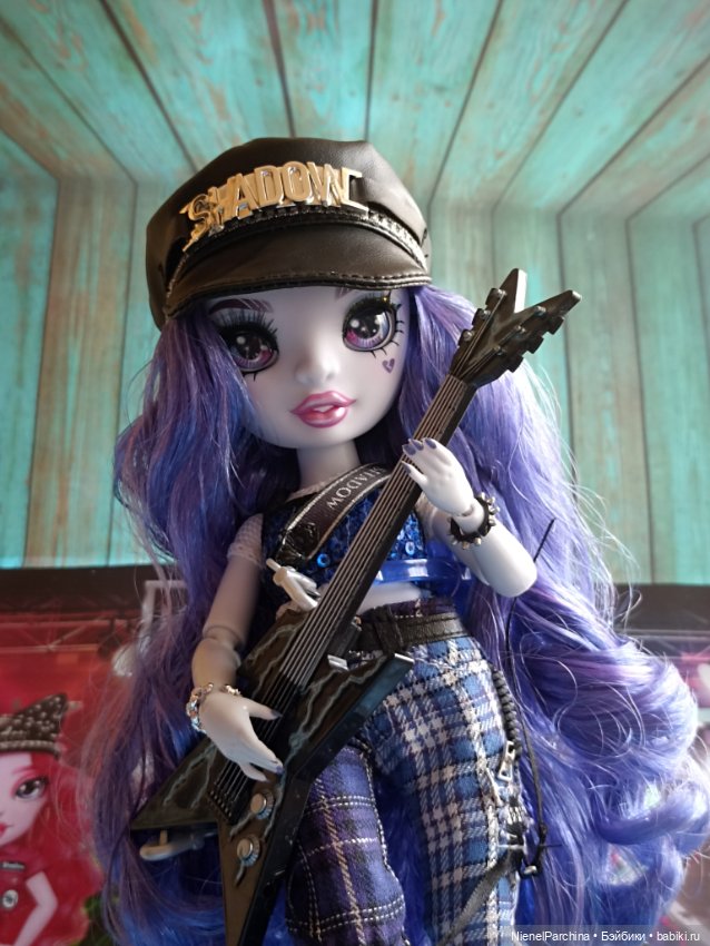 Ума гитаристка неоновых теней (фото 4)