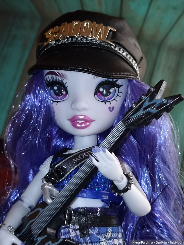 Ума гитаристка неоновых теней (фото 9)