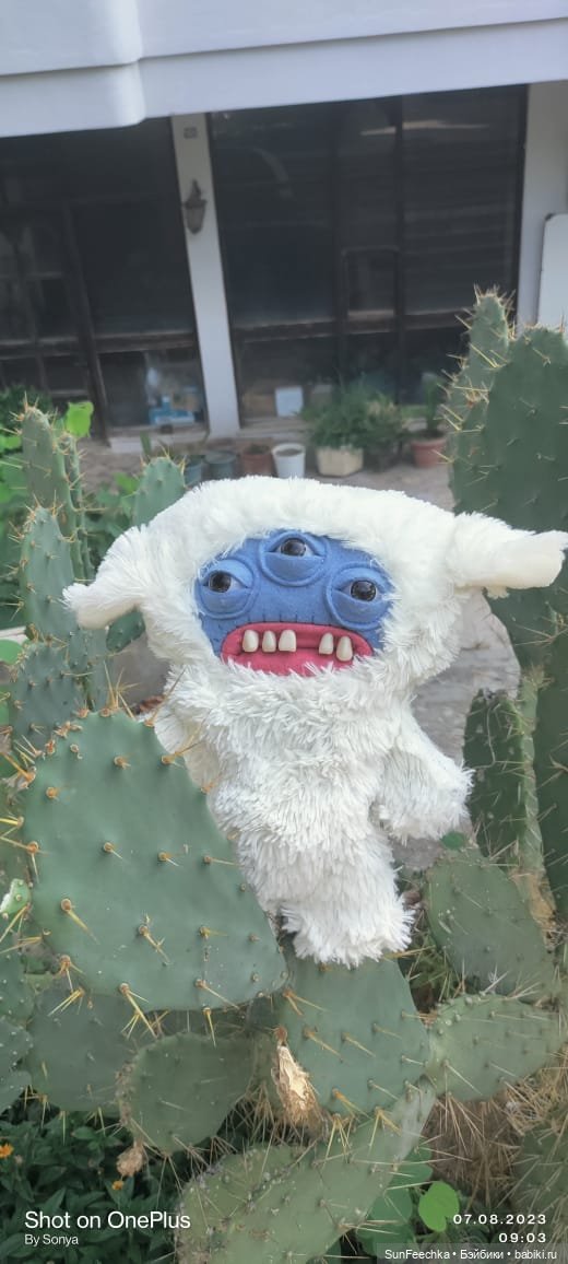 Монстрик Fuggler с нами в отпуске