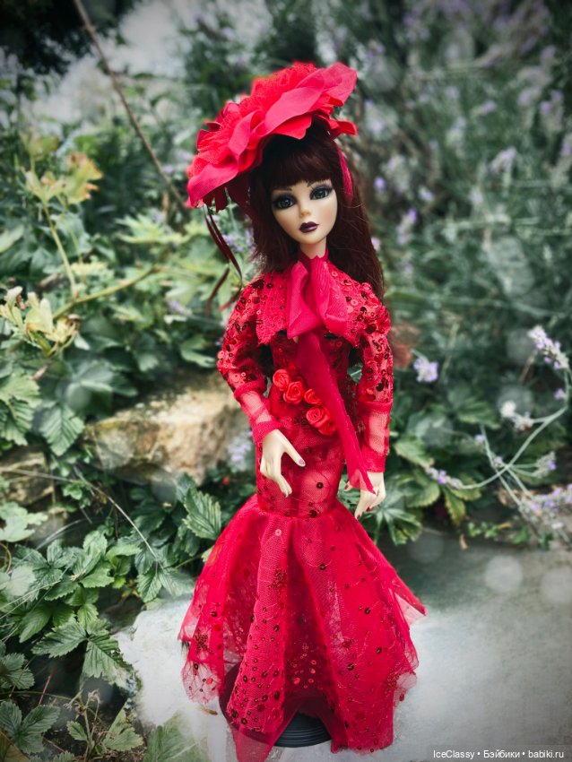 Evangeline Ghastly. Новые шляпки Эванджелины (фото 8)