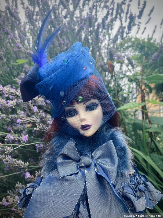 Evangeline Ghastly. Новые шляпки Эванджелины