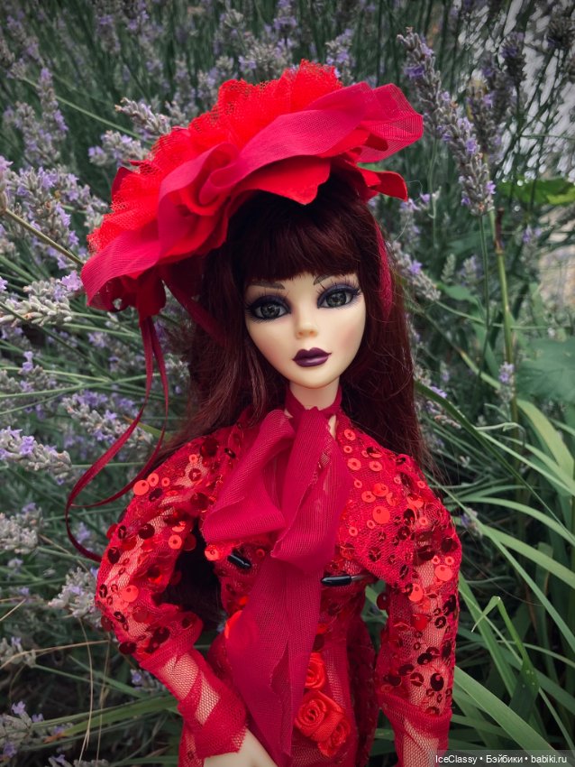 Evangeline Ghastly. Новые шляпки Эванджелины (фото 4)