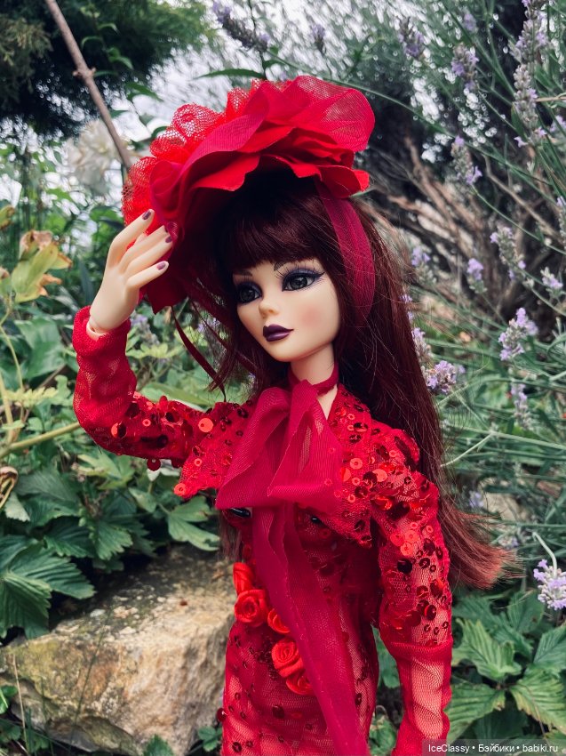 Evangeline Ghastly. Новые шляпки Эванджелины (фото 6)