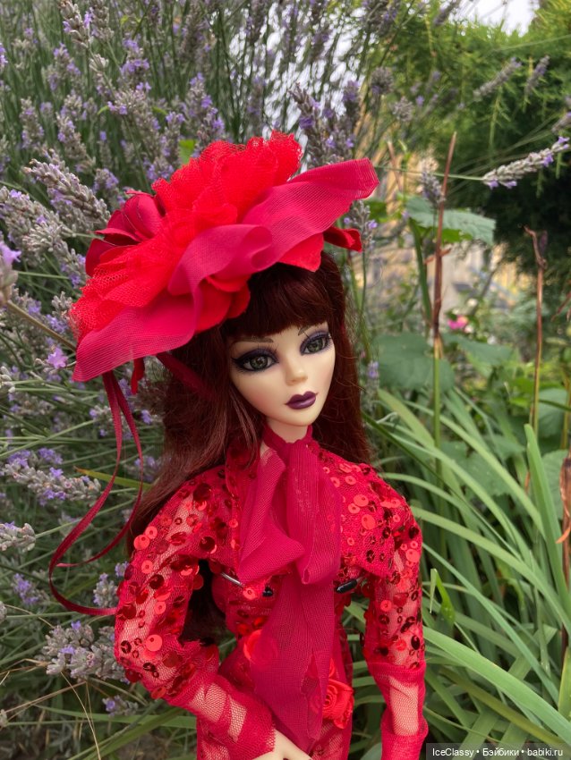 Evangeline Ghastly. Новые шляпки Эванджелины (фото 7)