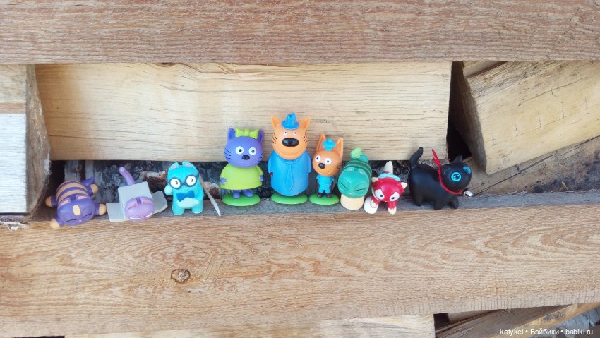 Котики бывают разные, зелёные, синие, красные (фото 3)