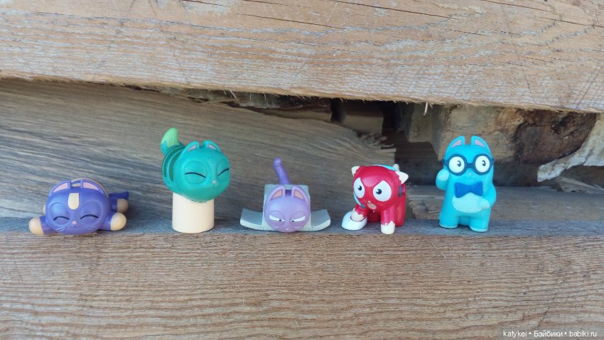 Котики бывают разные, зелёные, синие, красные (фото 7)