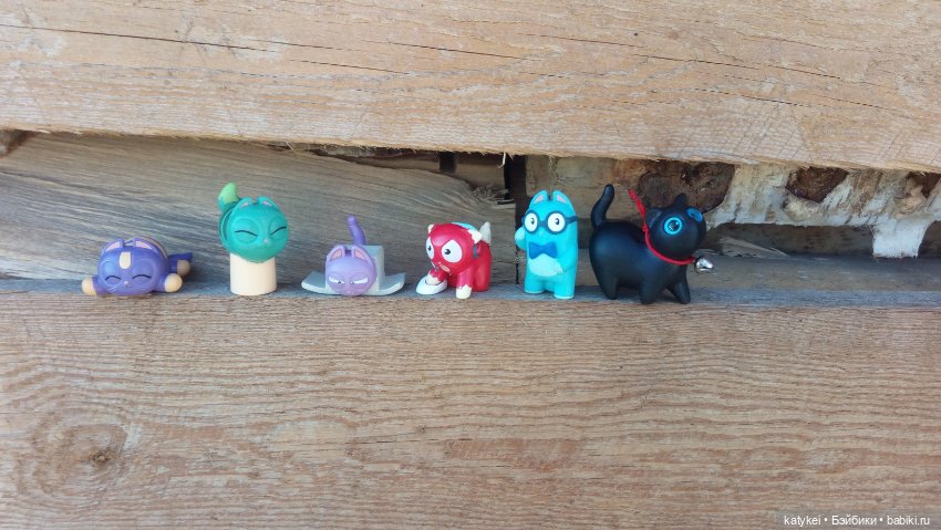 Котики бывают разные, зелёные, синие, красные (фото 6)